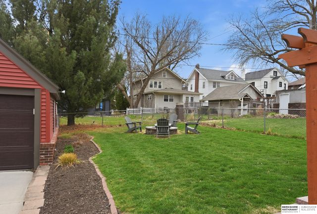 5165 Jackson Street, Omaha, NE 68106