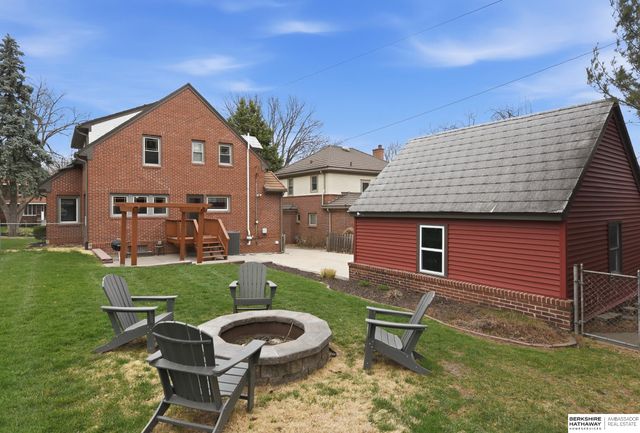 5165 Jackson Street, Omaha, NE 68106