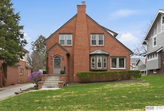 5165 Jackson Street, Omaha, NE 68106