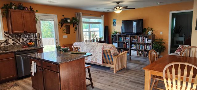 586 Ridgeville Crossing Drive, Inman, SC 29349