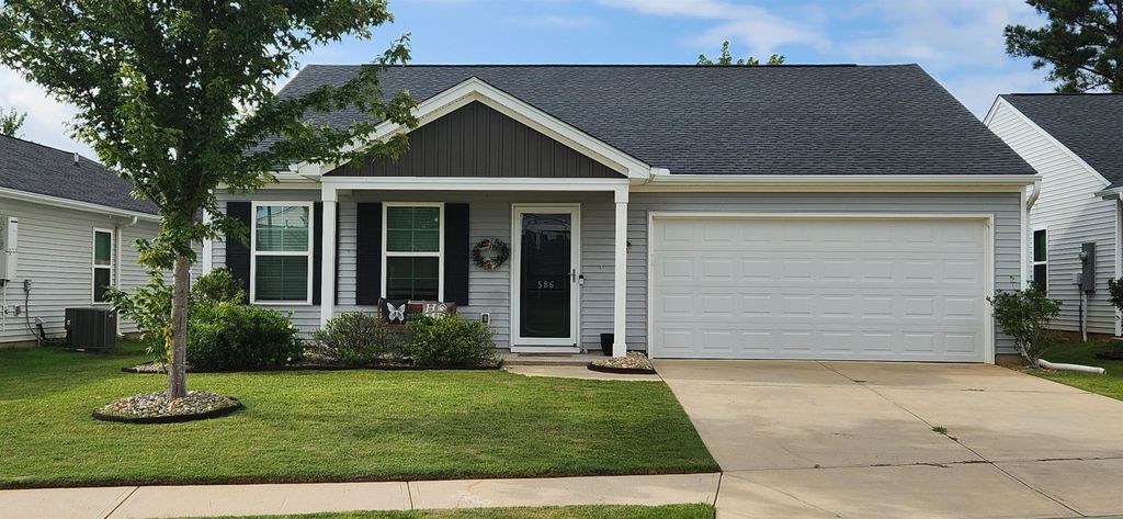 586 Ridgeville Crossing Drive, Inman, SC 29349