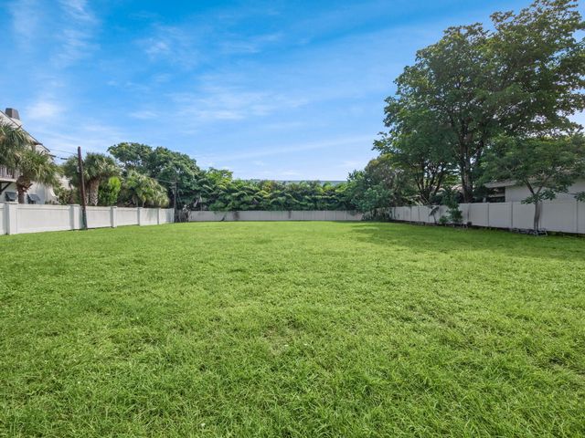 905 NE 6TH Avenue, Delray Beach, FL 33483