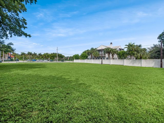 905 NE 6TH Avenue, Delray Beach, FL 33483
