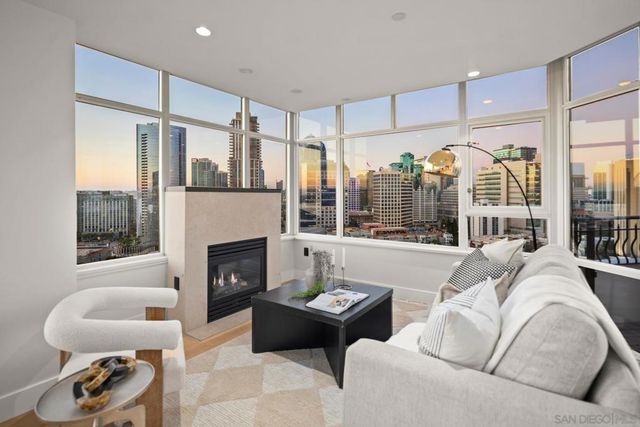 700 W Harbor 2101, San Diego, CA 92101