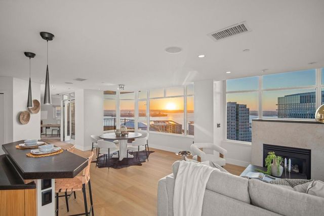 700 W Harbor 2101, San Diego, CA 92101