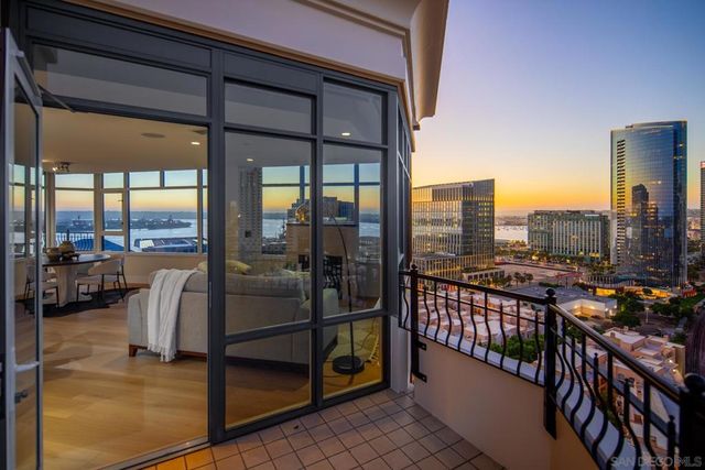 700 W Harbor 2101, San Diego, CA 92101