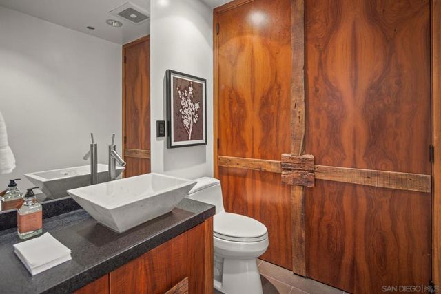 700 W Harbor 2101, San Diego, CA 92101