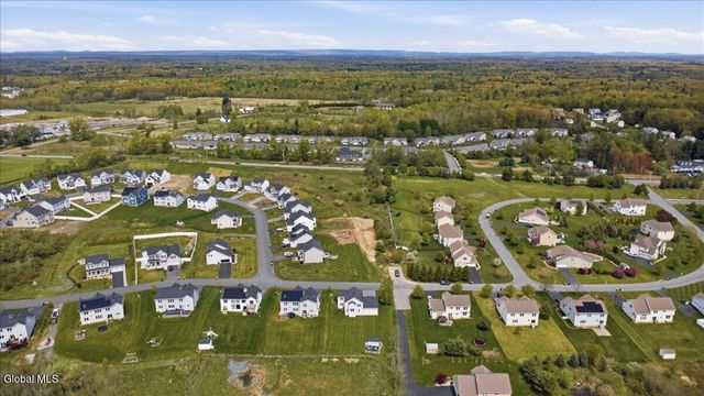 21 Tisdale Lane, Clifton Park, NY 12065