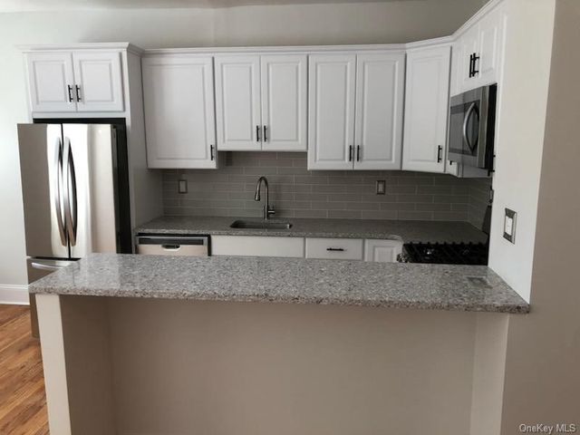 111 7th Street 107, Garden City, NY 11530