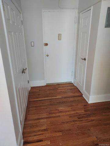 111 7th Street 107, Garden City, NY 11530