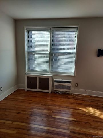 111 7th Street 107, Garden City, NY 11530