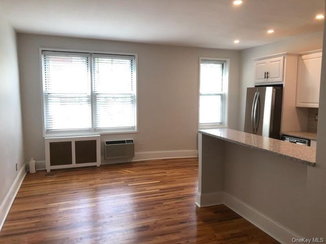 111 7th Street 107, Garden City, NY 11530