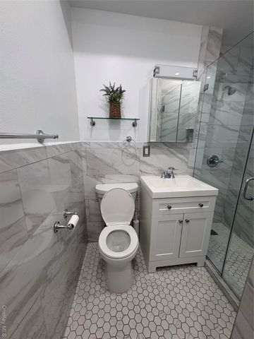 111 7th Street 107, Garden City, NY 11530