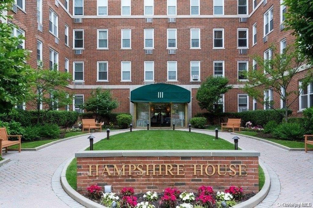 111 7th Street 107, Garden City, NY 11530