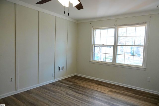 8 Aspenwood Drive, Simpsonville, SC 29680