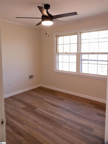 8 Aspenwood Drive, Simpsonville, SC 29680