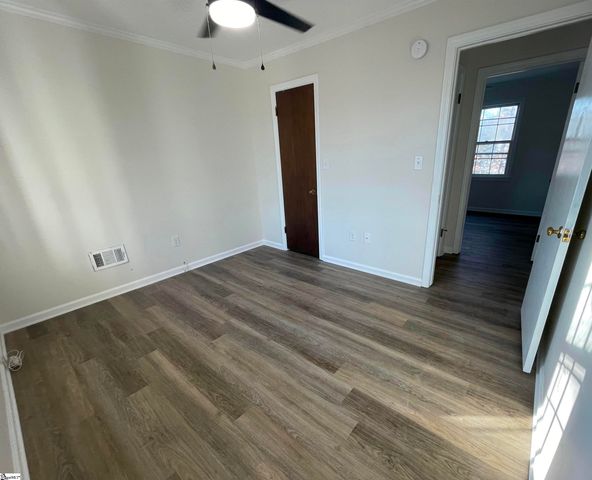 8 Aspenwood Drive, Simpsonville, SC 29680