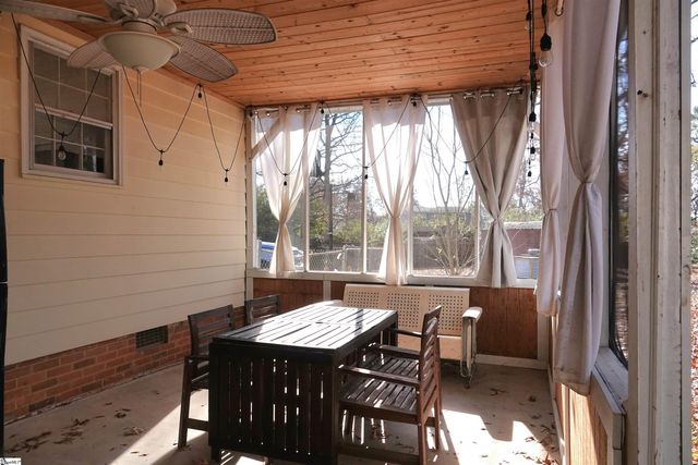 8 Aspenwood Drive, Simpsonville, SC 29680