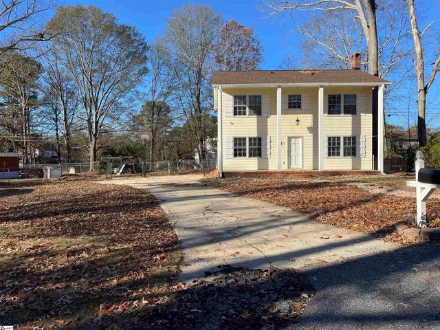 8 Aspenwood Drive, Simpsonville, SC 29680