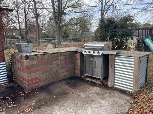 8 Aspenwood Drive, Simpsonville, SC 29680