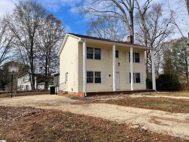 8 Aspenwood Drive, Simpsonville, SC 29680