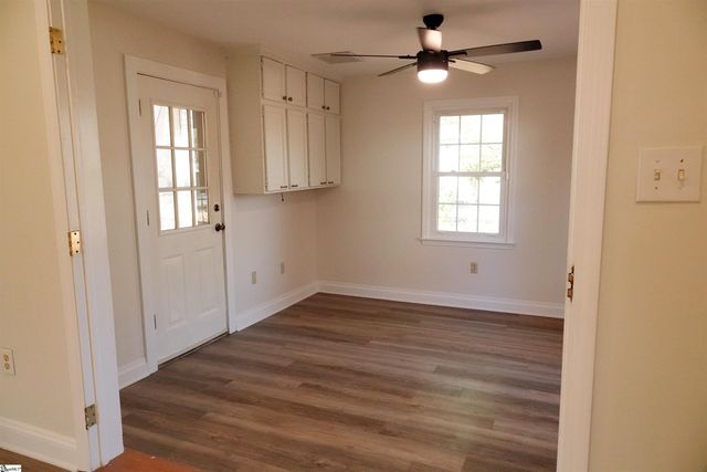 8 Aspenwood Drive, Simpsonville, SC 29680