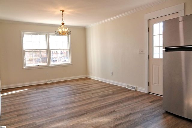 8 Aspenwood Drive, Simpsonville, SC 29680