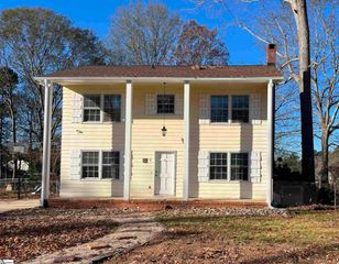 8 Aspenwood Drive, Simpsonville, SC 29680