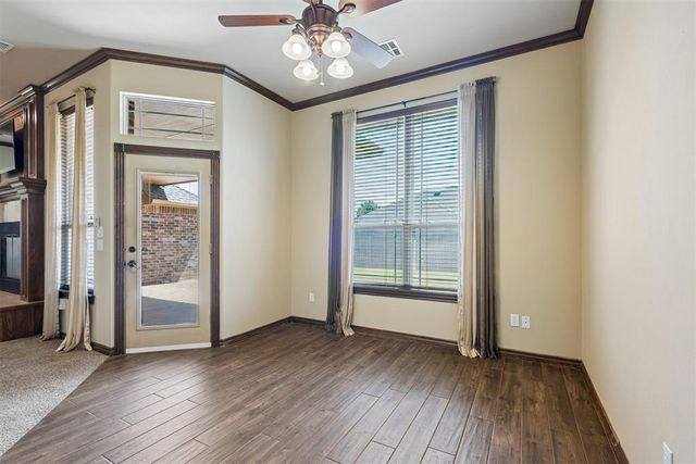 700 N Buckhorn Way, Mustang, OK 73064