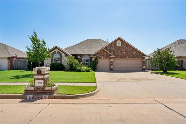 700 N Buckhorn Way, Mustang, OK 73064