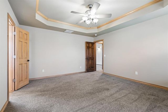 700 N Buckhorn Way, Mustang, OK 73064