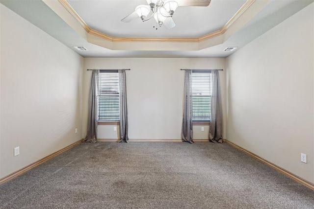 700 N Buckhorn Way, Mustang, OK 73064
