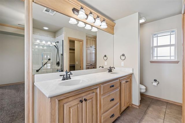 700 N Buckhorn Way, Mustang, OK 73064
