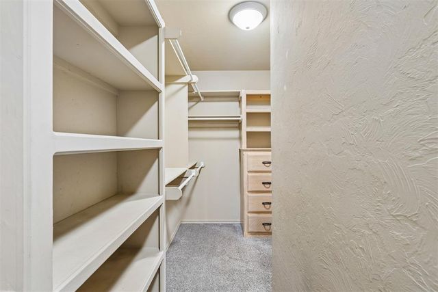 700 N Buckhorn Way, Mustang, OK 73064