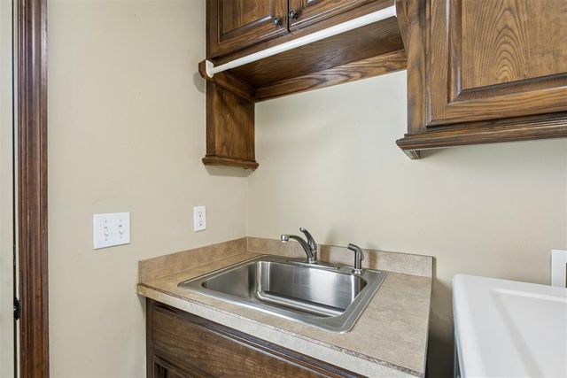 700 N Buckhorn Way, Mustang, OK 73064