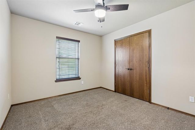 700 N Buckhorn Way, Mustang, OK 73064