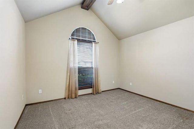 700 N Buckhorn Way, Mustang, OK 73064