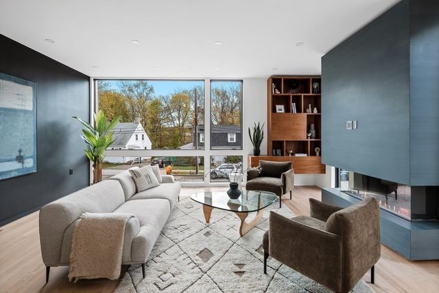 353 Linwood Ave 353, Newton, MA 02460