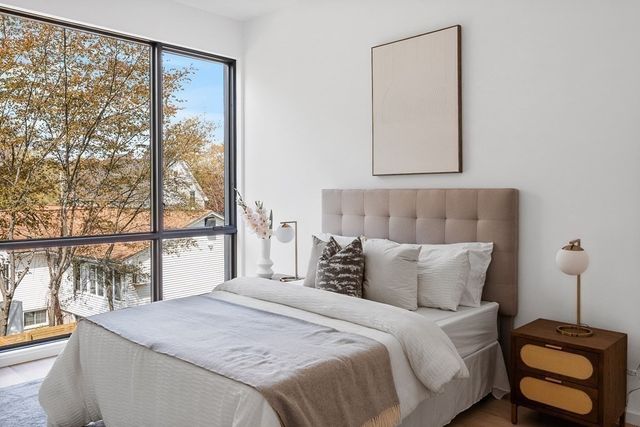 353 Linwood Ave 353, Newton, MA 02460