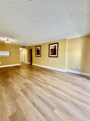 10985 SW 107 216, Miami, FL 33176