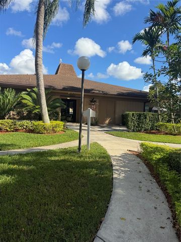 10985 SW 107 216, Miami, FL 33176