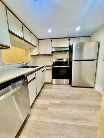 10985 SW 107 216, Miami, FL 33176