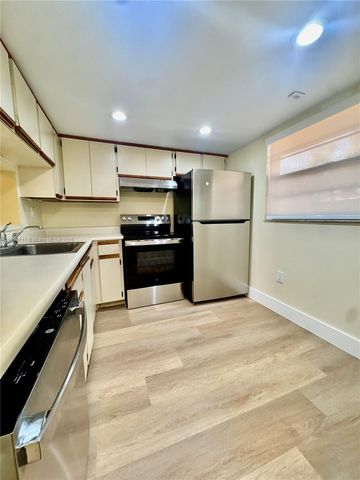 10985 SW 107 216, Miami, FL 33176