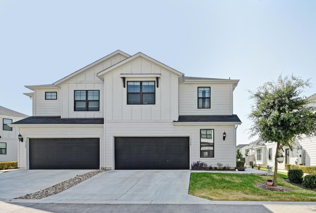 175 Waterside RD B, Buda, TX 78610