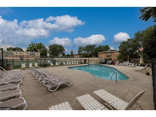 7301 W Franklin Avenue, Saint Louis Park, MN 55426