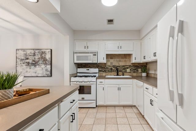 7301 W Franklin Avenue, Saint Louis Park, MN 55426