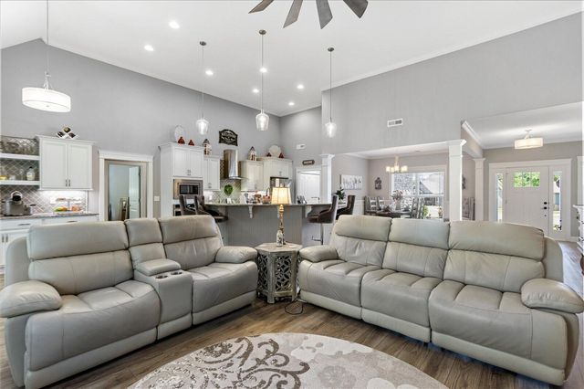 11048 High River Drive, Soddy Daisy, TN 37379
