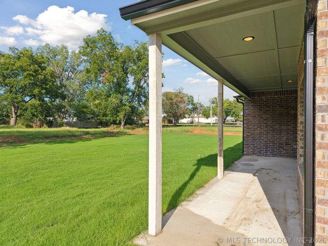 213 W Broadway Street, Owasso, OK 74055