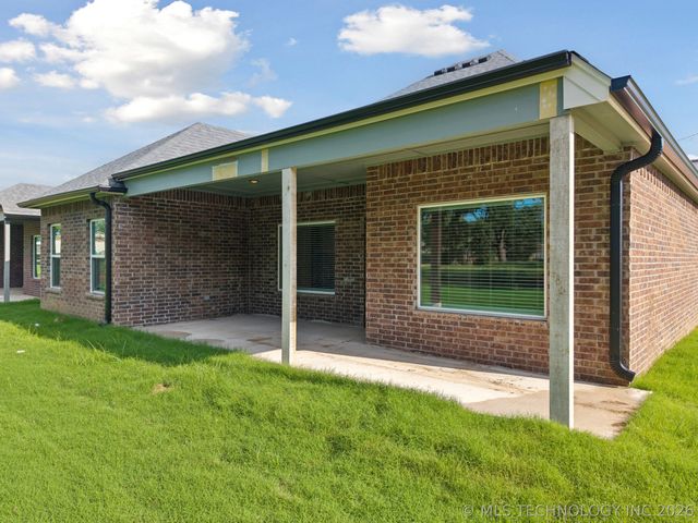 213 W Broadway Street, Owasso, OK 74055