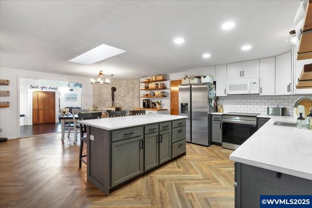 1855 Pilgrim St SE, Salem, OR 97302